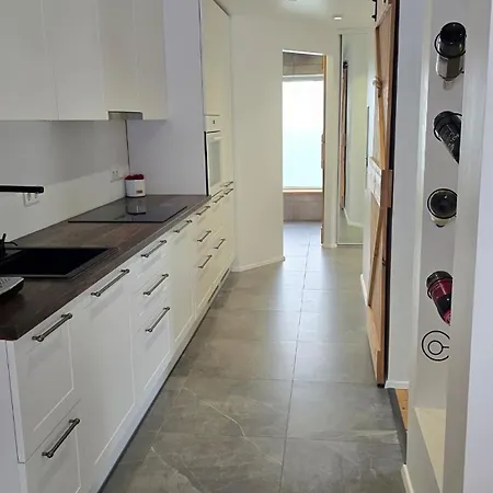 Eraldi Maja, Hoov, Rand Laehedal Дом отдыха Пярну